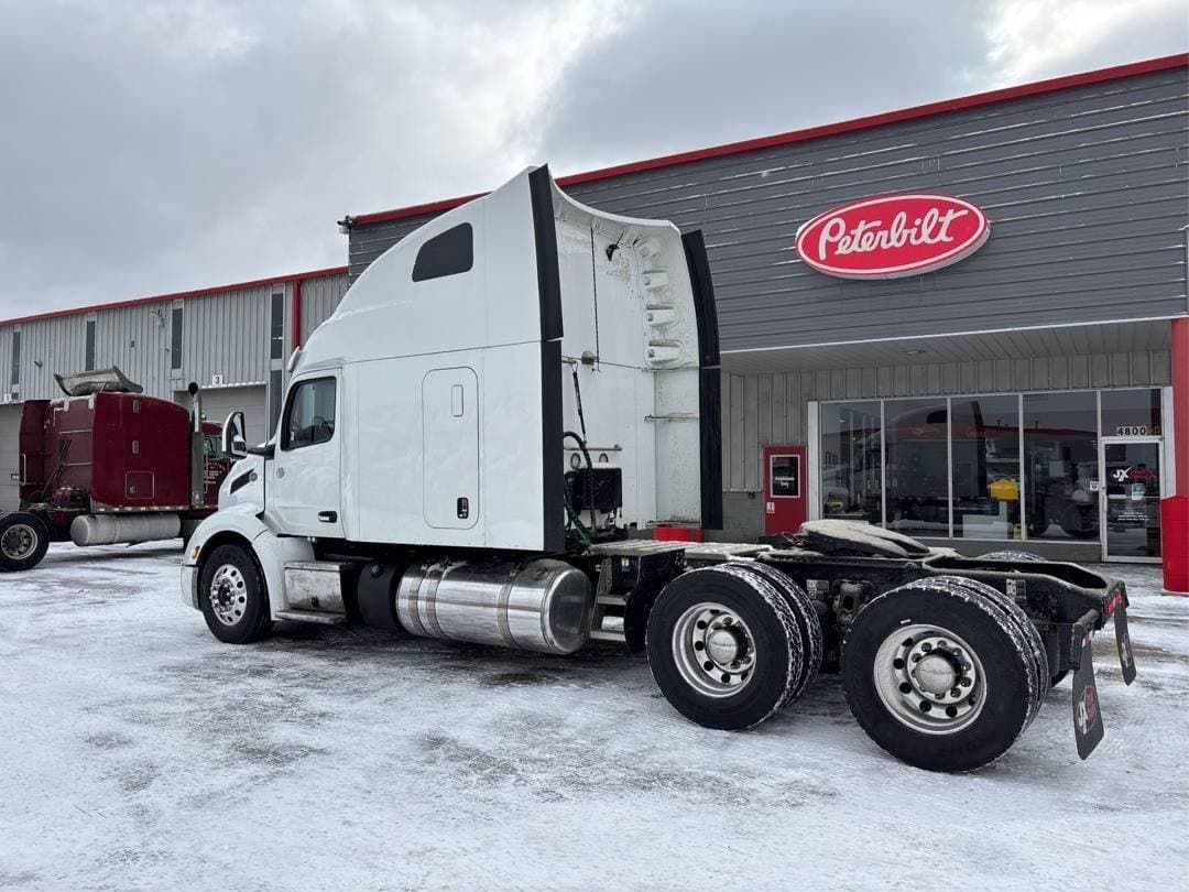 2023 Peterbilt 579 image 4
