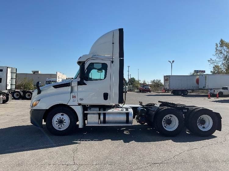 2019 Freightliner Cascadia image 4