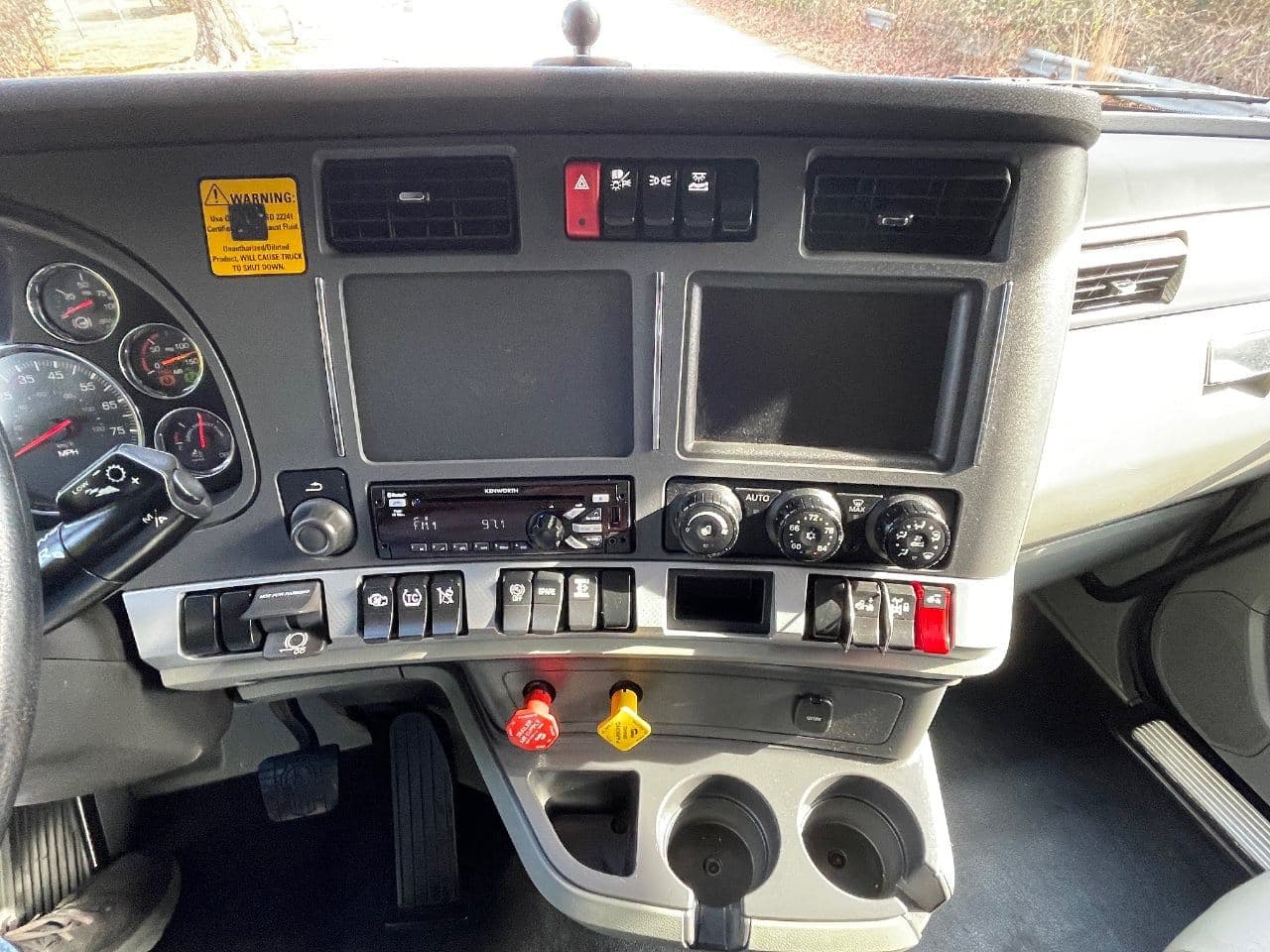 2021 Kenworth T680 image 22