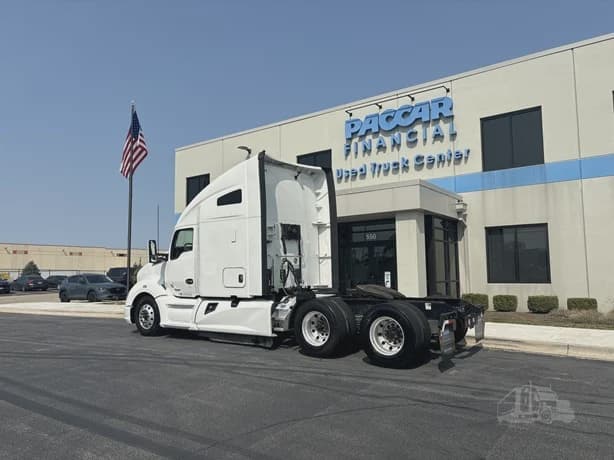 2021 Kenworth T680 image 3