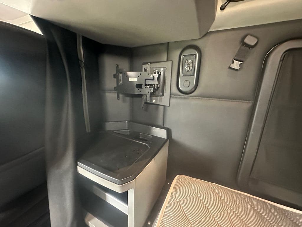 Used 2022 KENWORTH T880 image 23
