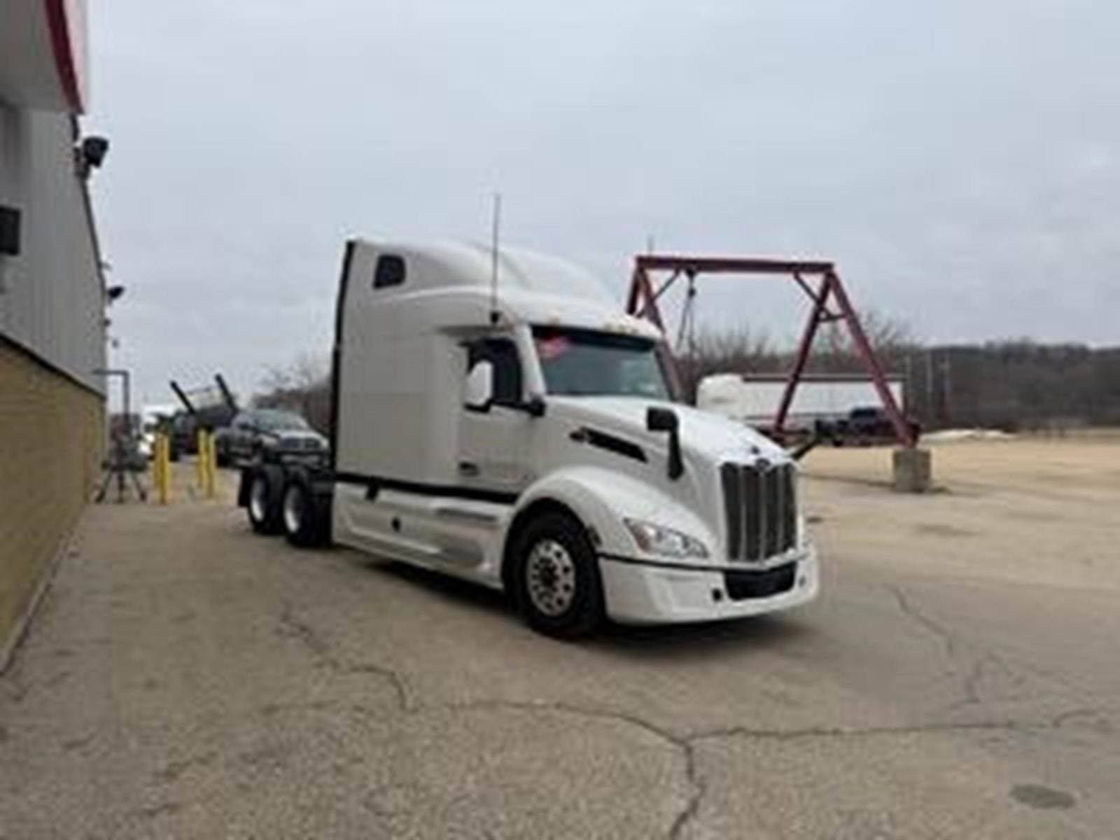 2023 Peterbilt 579 image 6