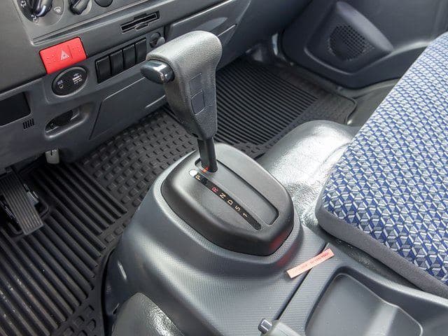 2025 Chevrolet 4500 HG LCF Gas Work Truck 109" Wheelbase Cab Chassis image 12