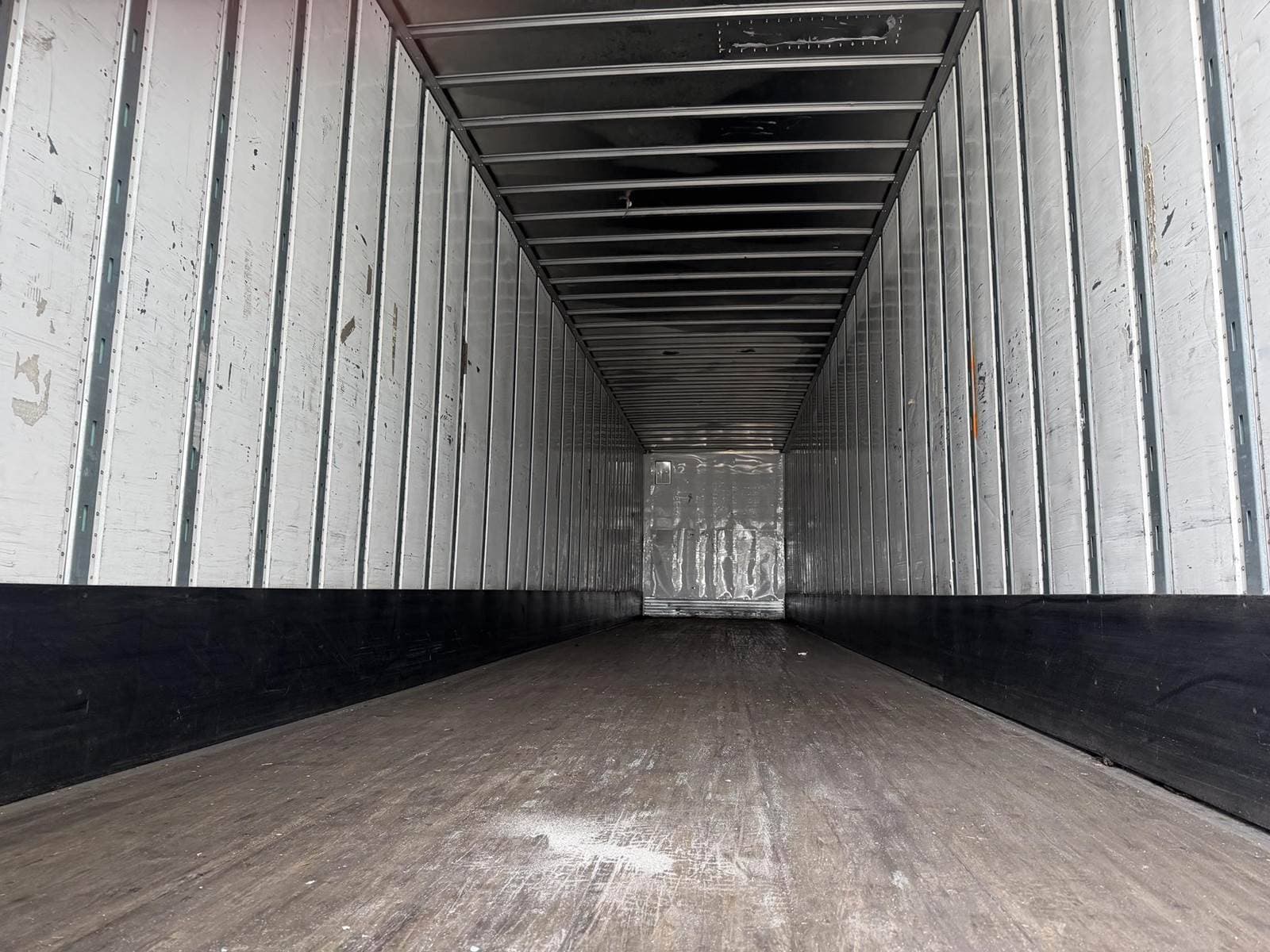 2017 Utility 4000DX 53 ft Dry Van Trailer image 4