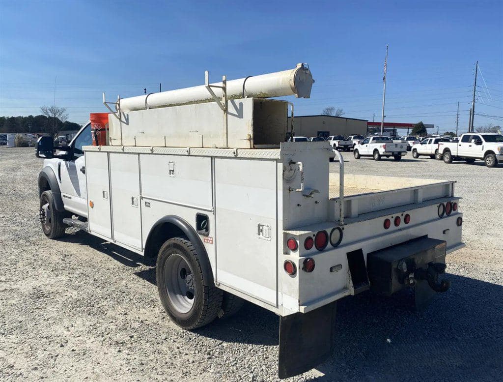 2017 Ford F-550sd image 4