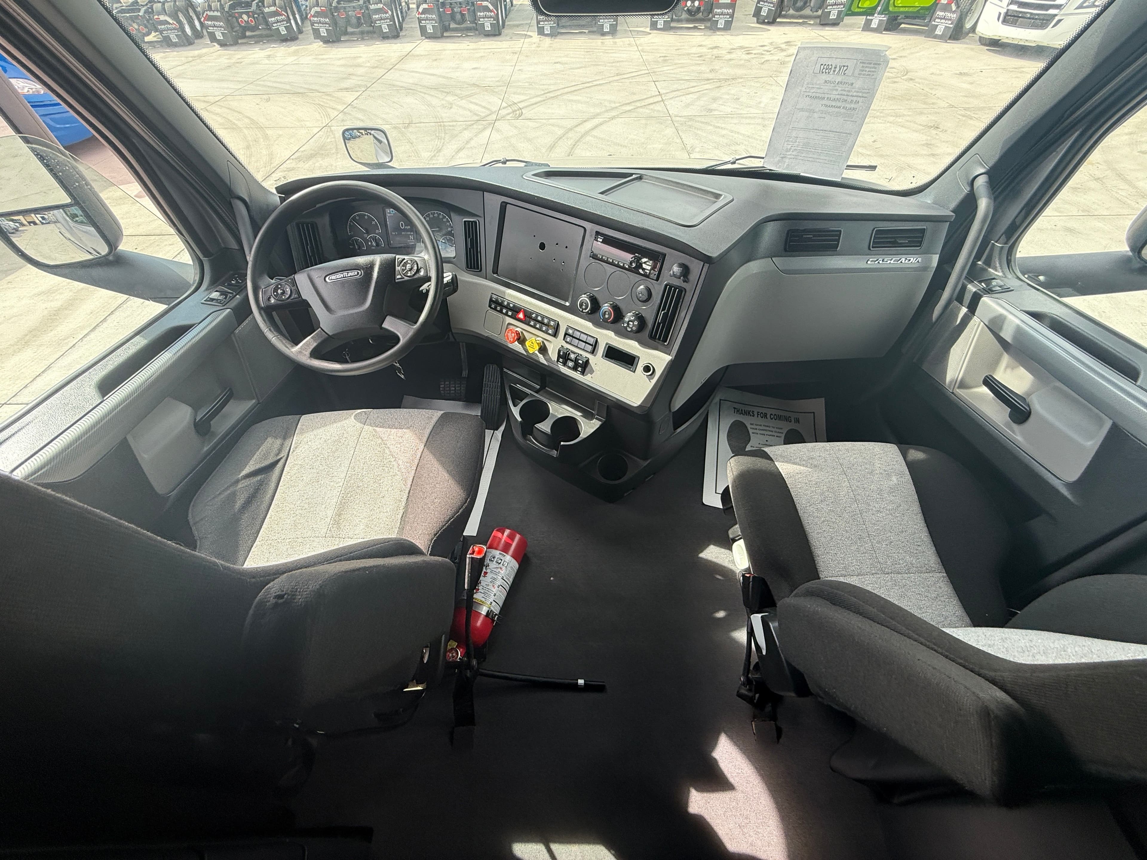 2021 Freightliner Cascadia 126 image 16