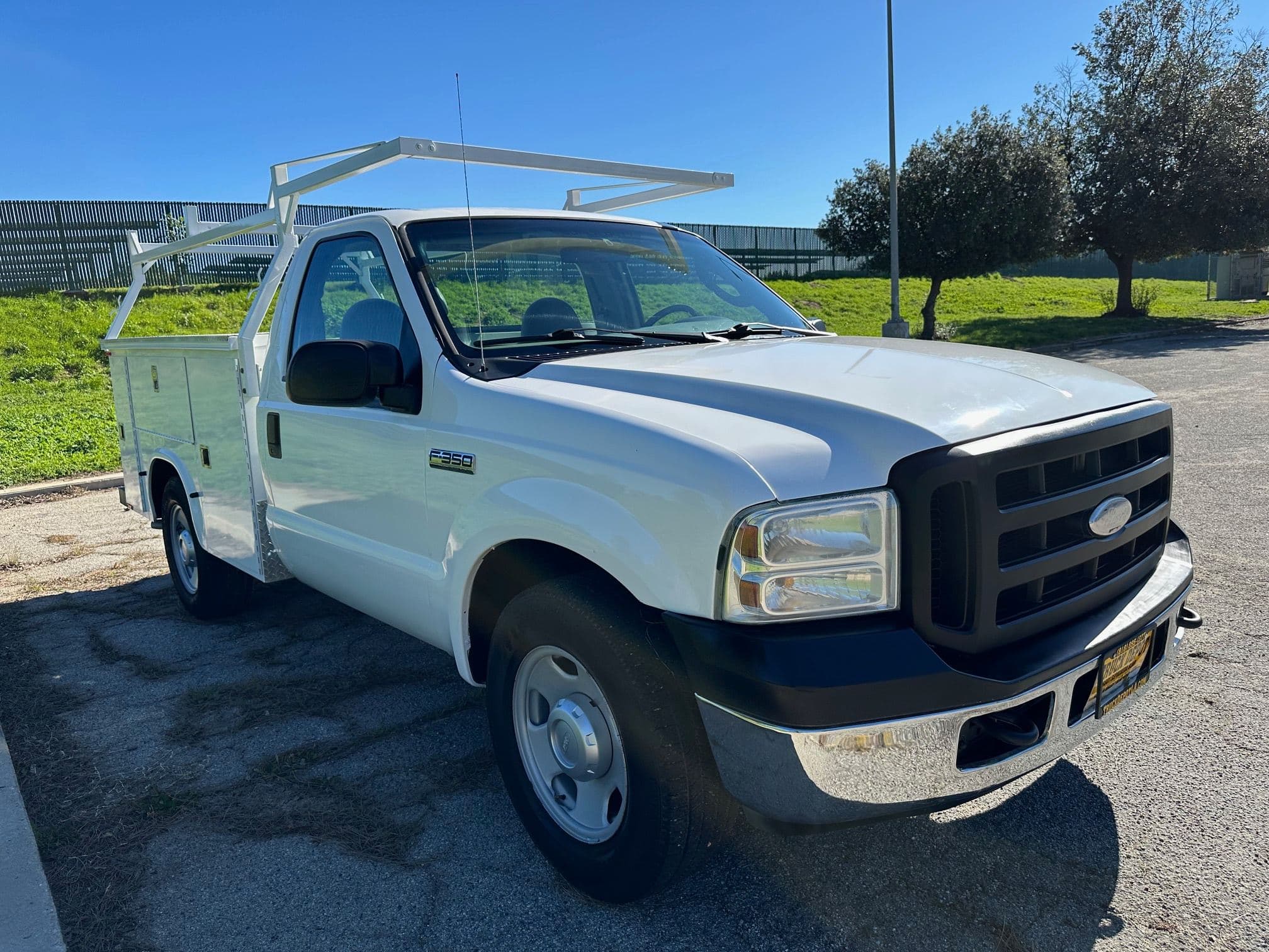 2005 FORD F350 Service Truck with Liftgate 13495 image 7