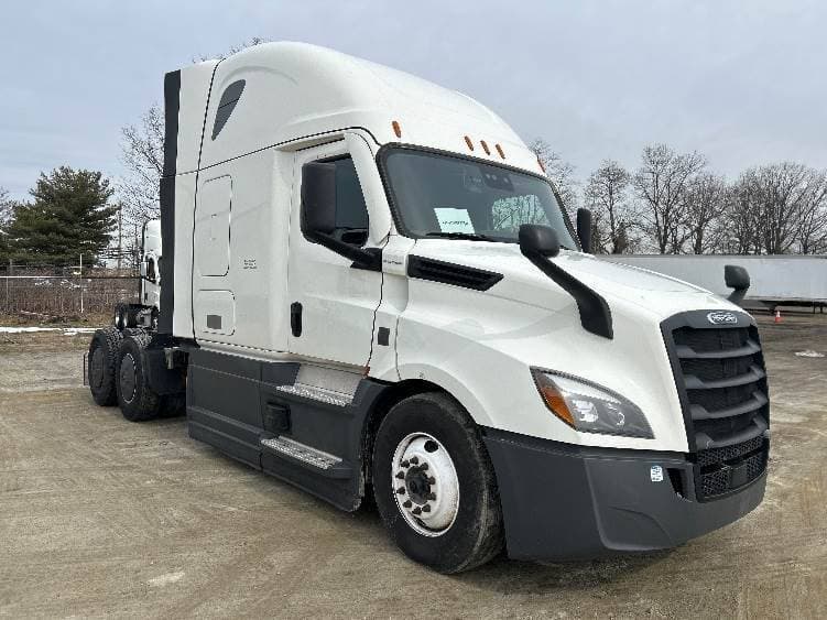 2023 Freightliner Cascadia 126 image 1
