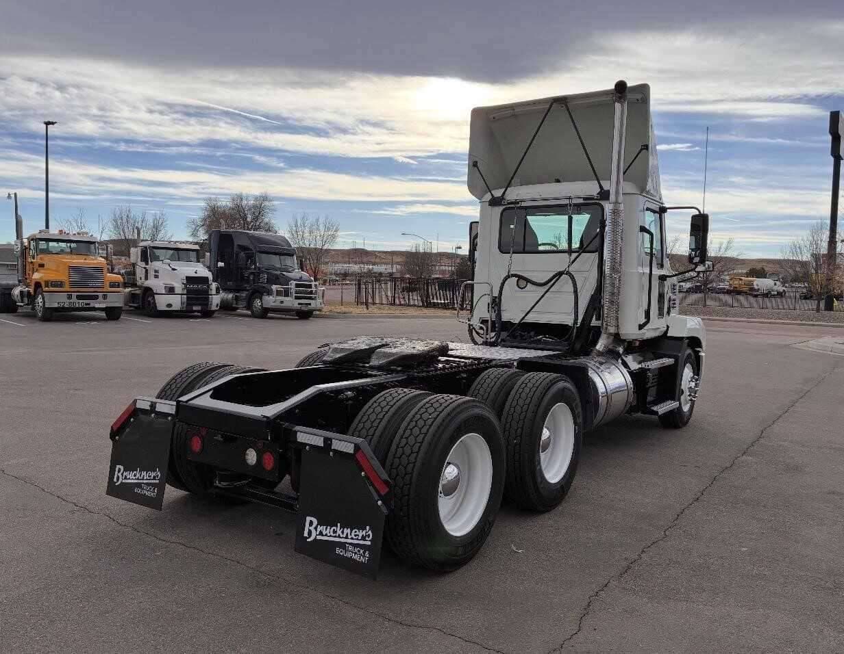 Used 2020 MACK ANTHEM Conventional - Day Cab in Commerce City, CO image 10