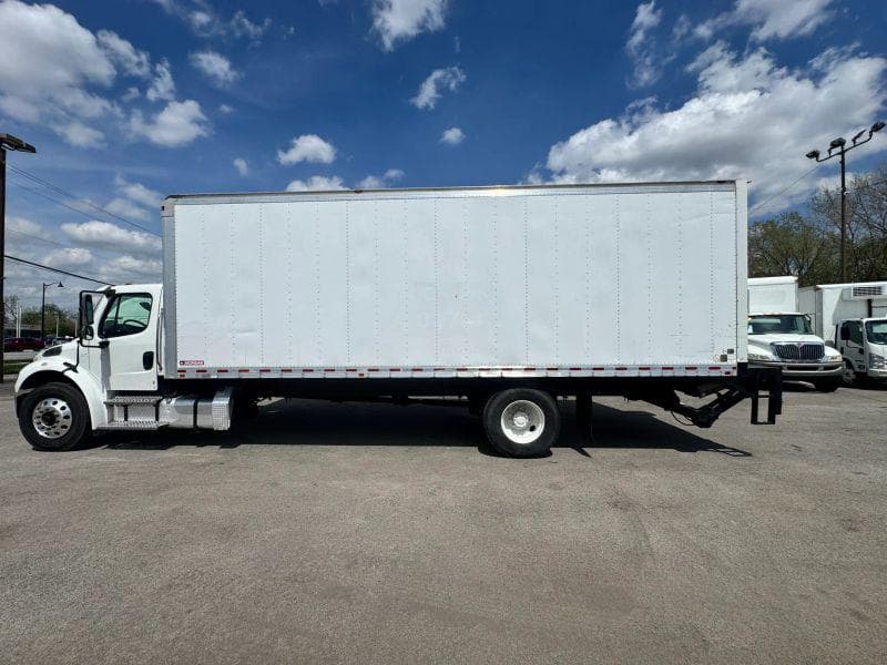 2017 Freightliner M2 106 image 6