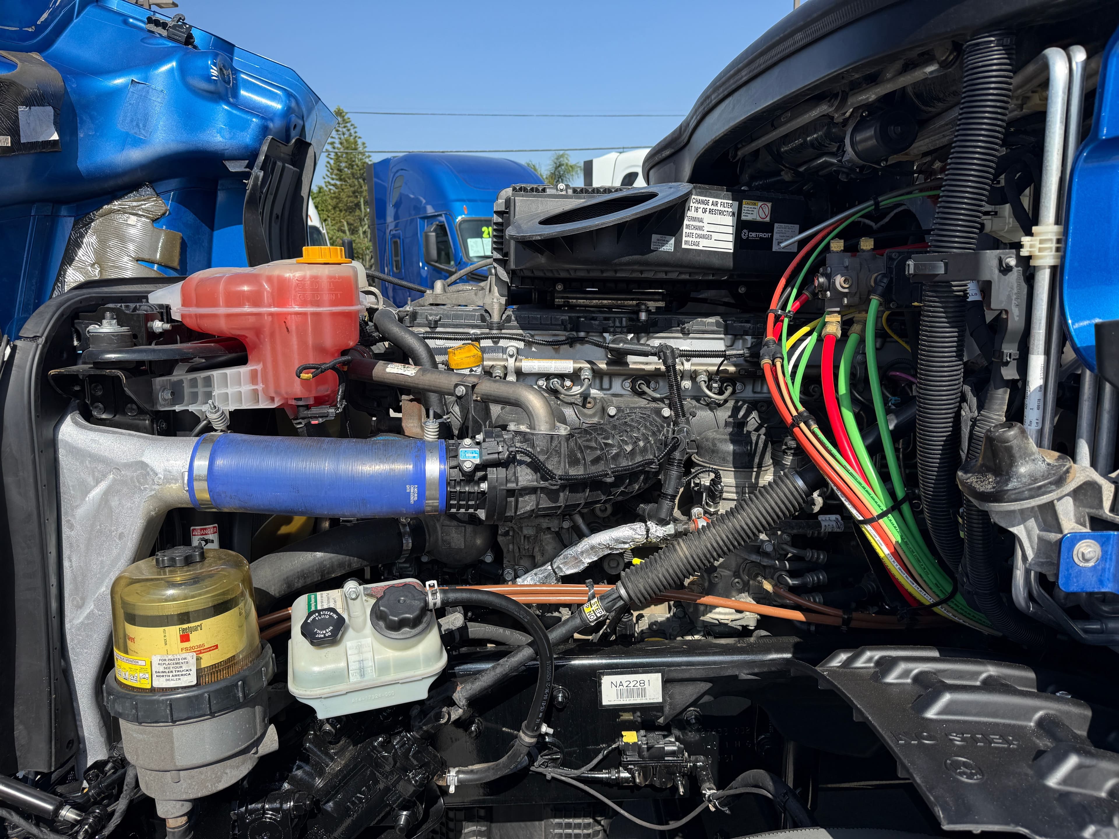 2022 Freightliner Cascadia 126 image 14