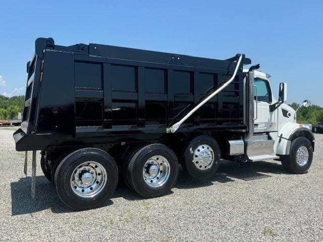 2020 Peterbilt 567 image 6