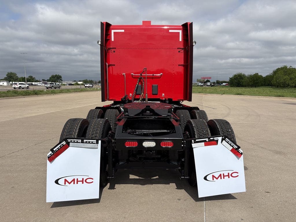 Used 2022 PETERBILT 579 image 5