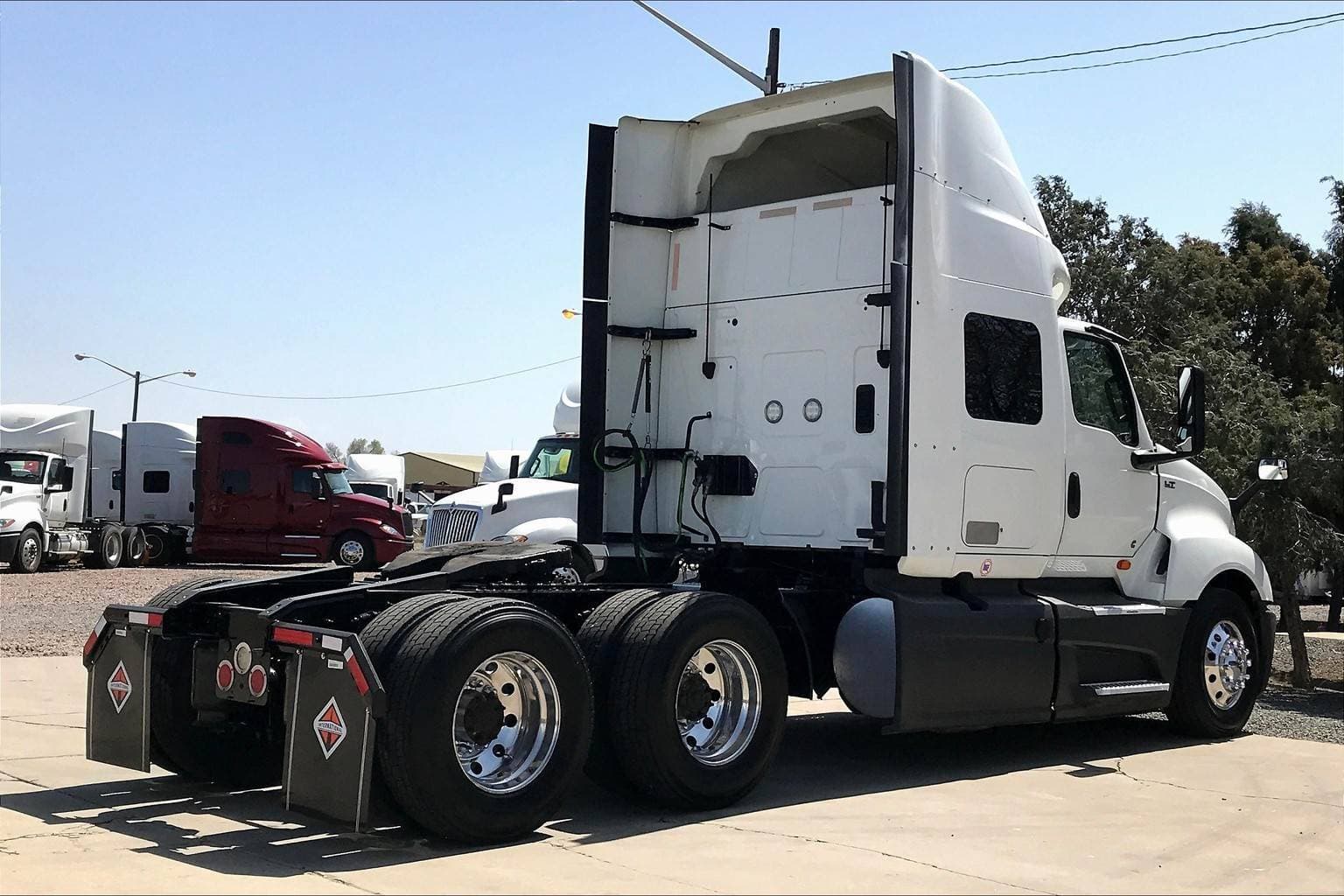 2022 International LT625 Sleeper Semi Truck - 56" Hi Rise Sleeper, Cummins 400HP, 12 Speed image 14