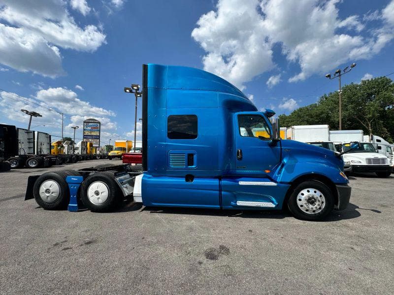 2019 International 1652 image 8