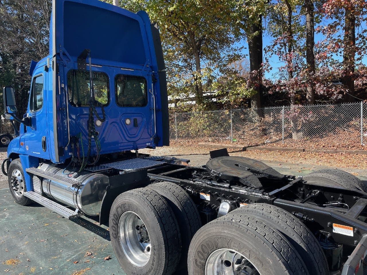 2020 Freightliner Cascadia 125 image 5