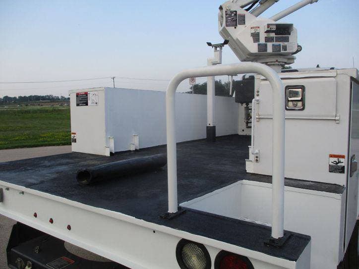 2017 Ford F550 BUCKET TRUCK 4X4 image 44