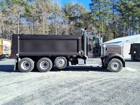 2026 Kenworth W900 image 2