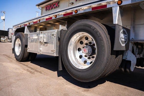 2026 Mac Trailer Mfg 1650 Cft image 2