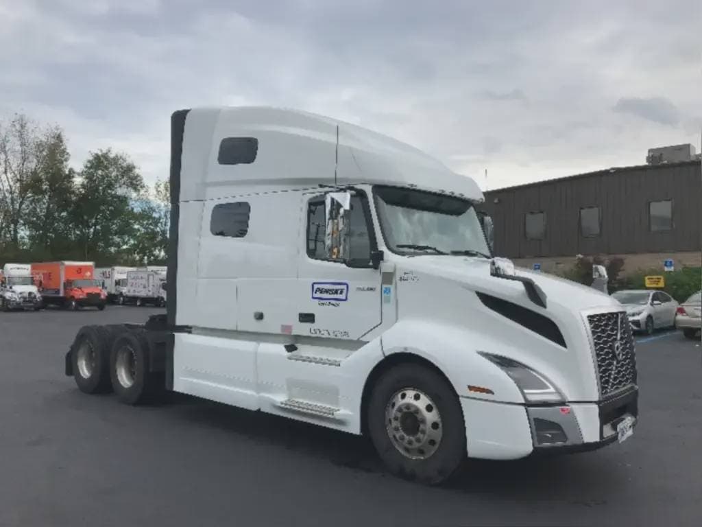 2022 Volvo VNL image 1