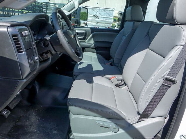 2024 Chevrolet Silverado 5500HD Work Truck 20'x96"x91" Box Truck image 10