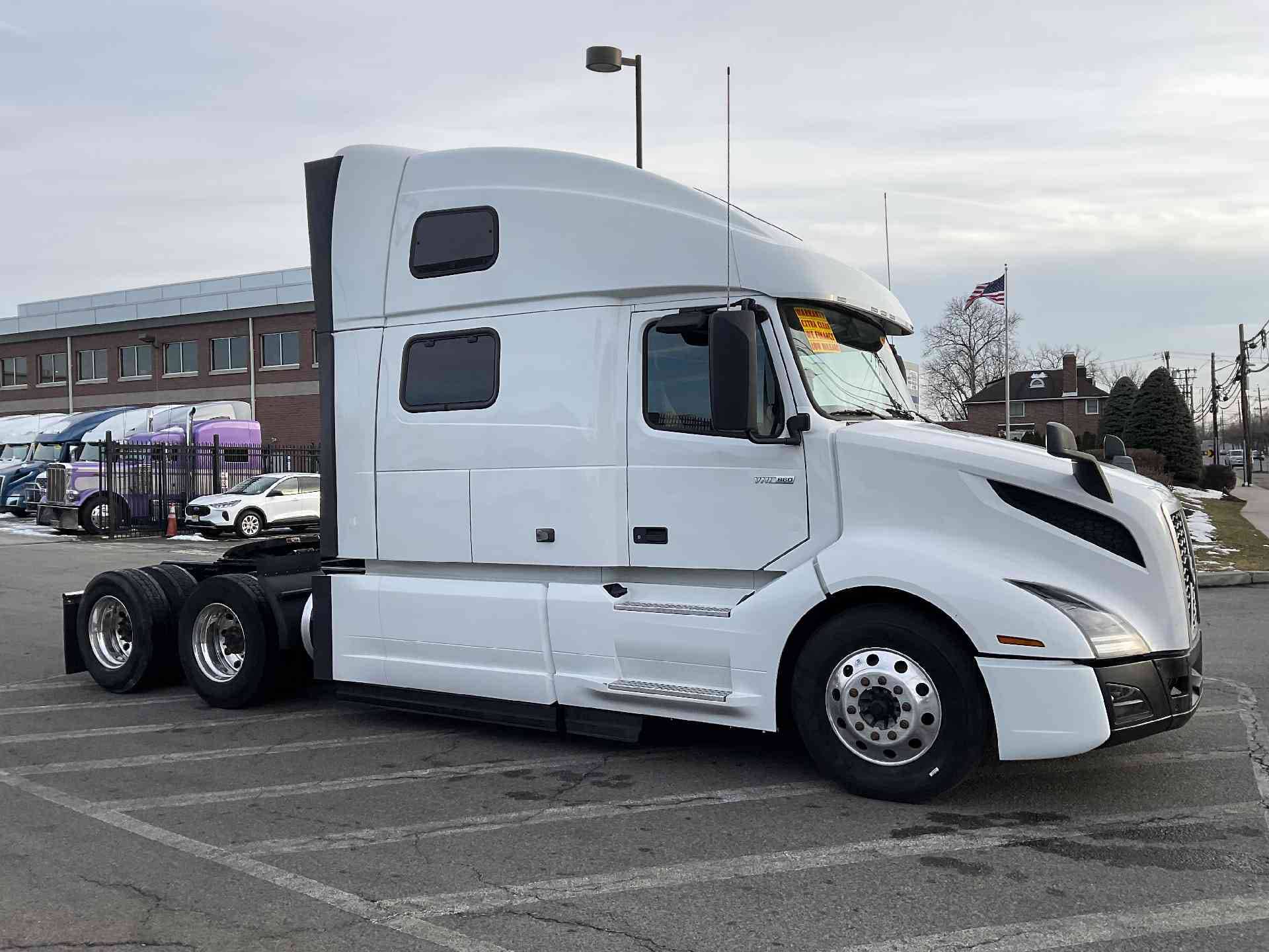 2024 Volvo VNL860 image 6