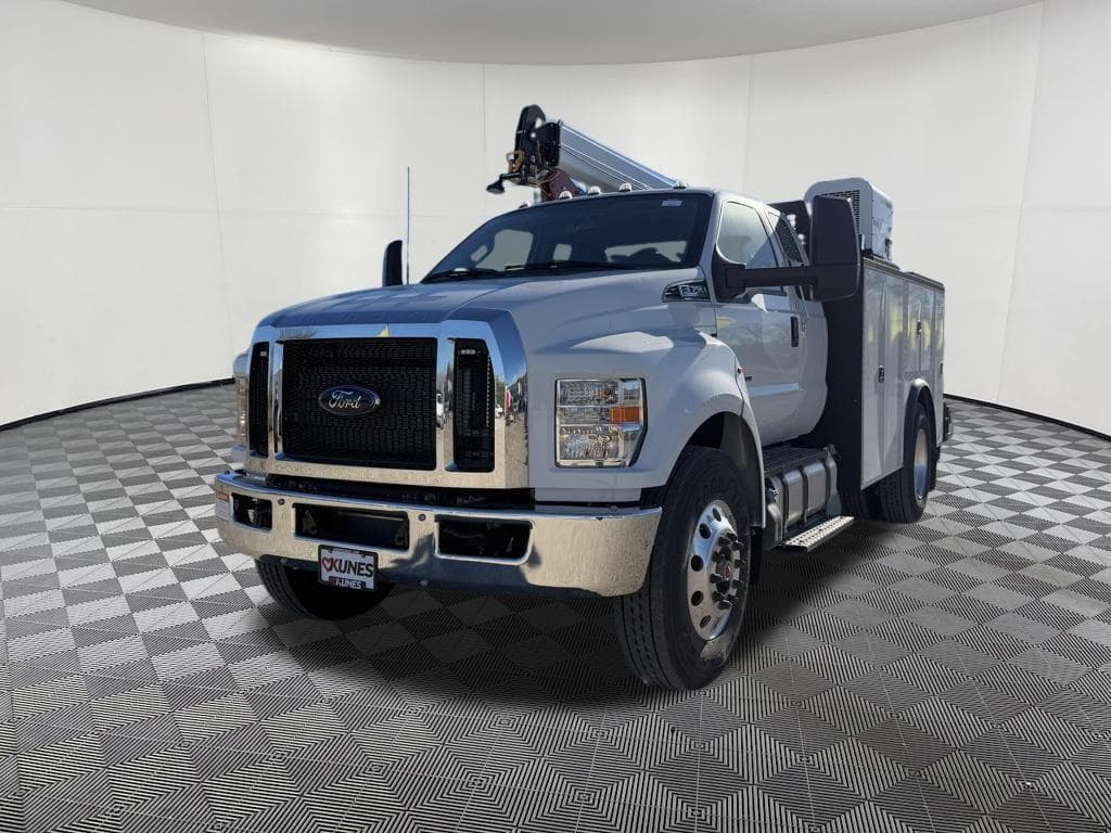 2026 Ford F-750SD Base Crane Truck image 9