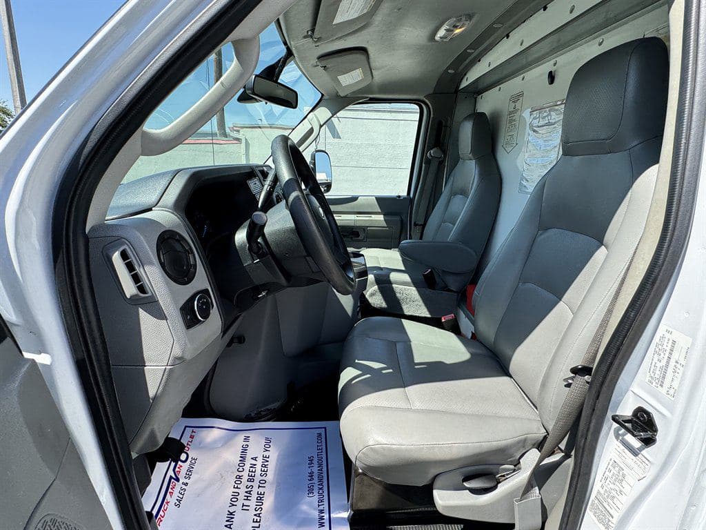 2022 Ford Commercial Vans image 44