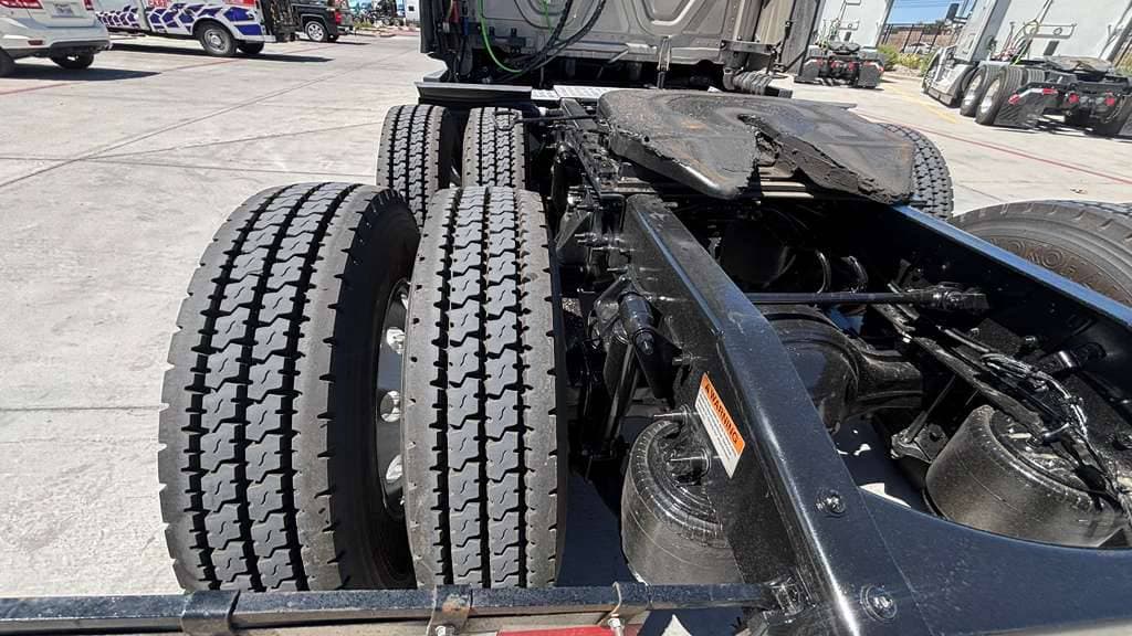 Used 2024 FREIGHTLINER PT126064ST image 11