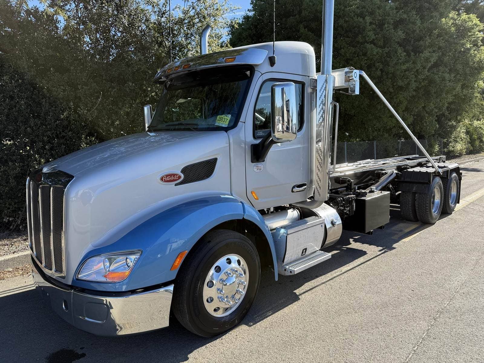 2019 Peterbilt 579 image 1
