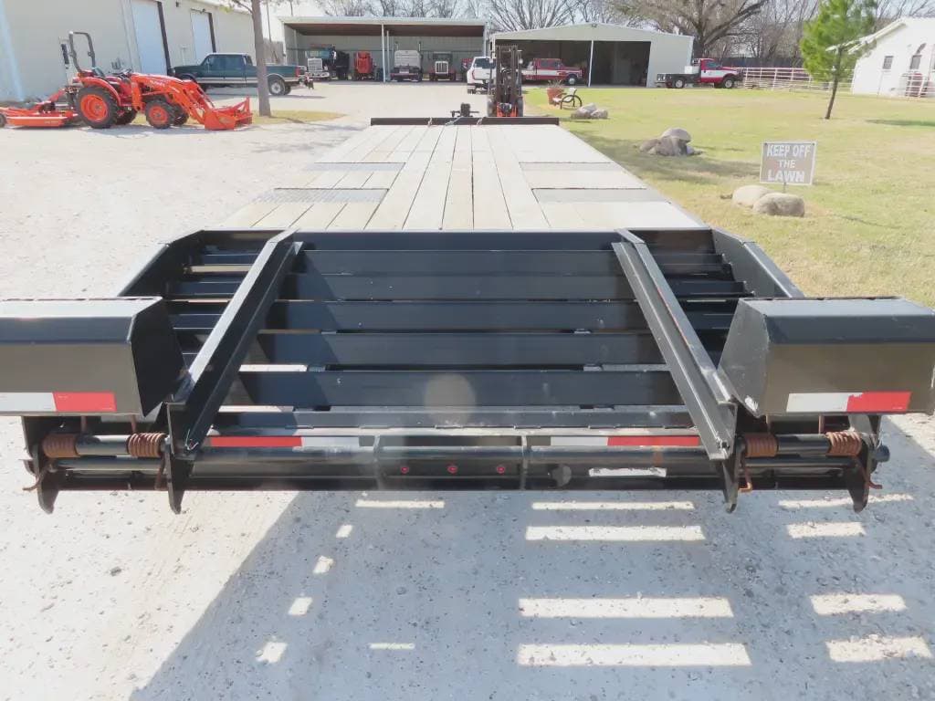 2023 TRAIL KING INDUSTRIES image 2