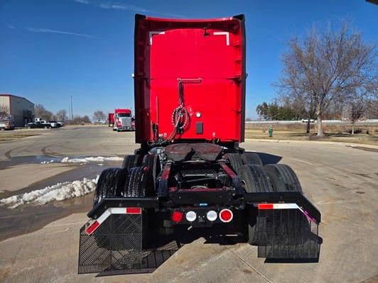 2023 Kenworth T680 image 5