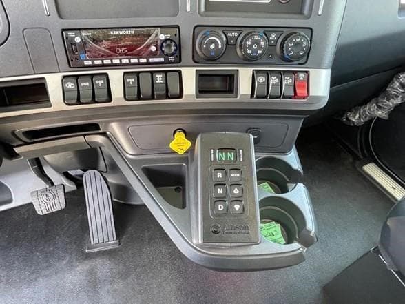 2025 Kenworth T880 image 20
