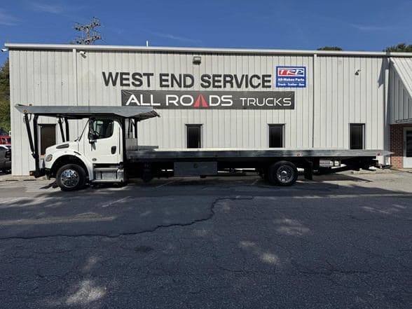 2021 Freightliner BUSINESS CLASS M2 106 image 1