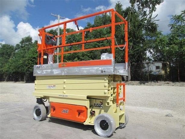 2015 JLG 2630ES image 7