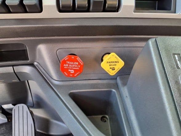2025 Kenworth T880 image 18