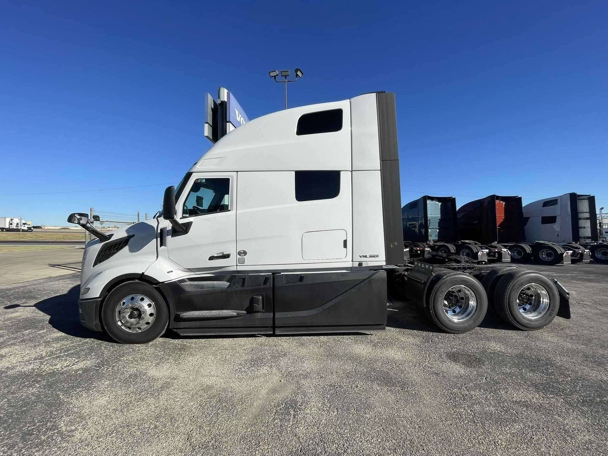 2026 Volvo NEW VNL image 7