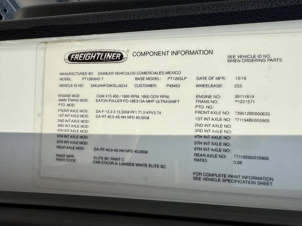 2019 Freightliner Cascadia image 10