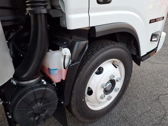 2025 Isuzu NRR image 11