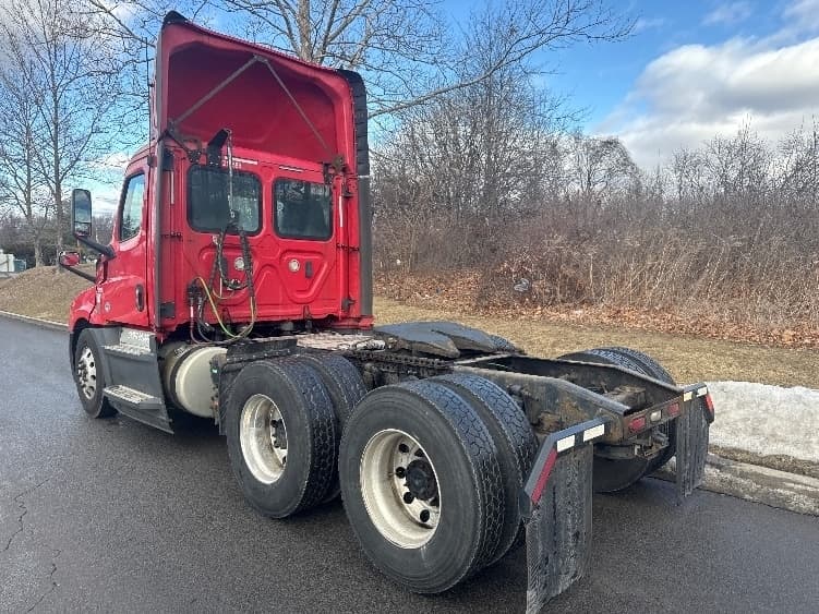 Used 2019 Freightliner Conventional - Day Cab, Tractor - T12664ST image 4