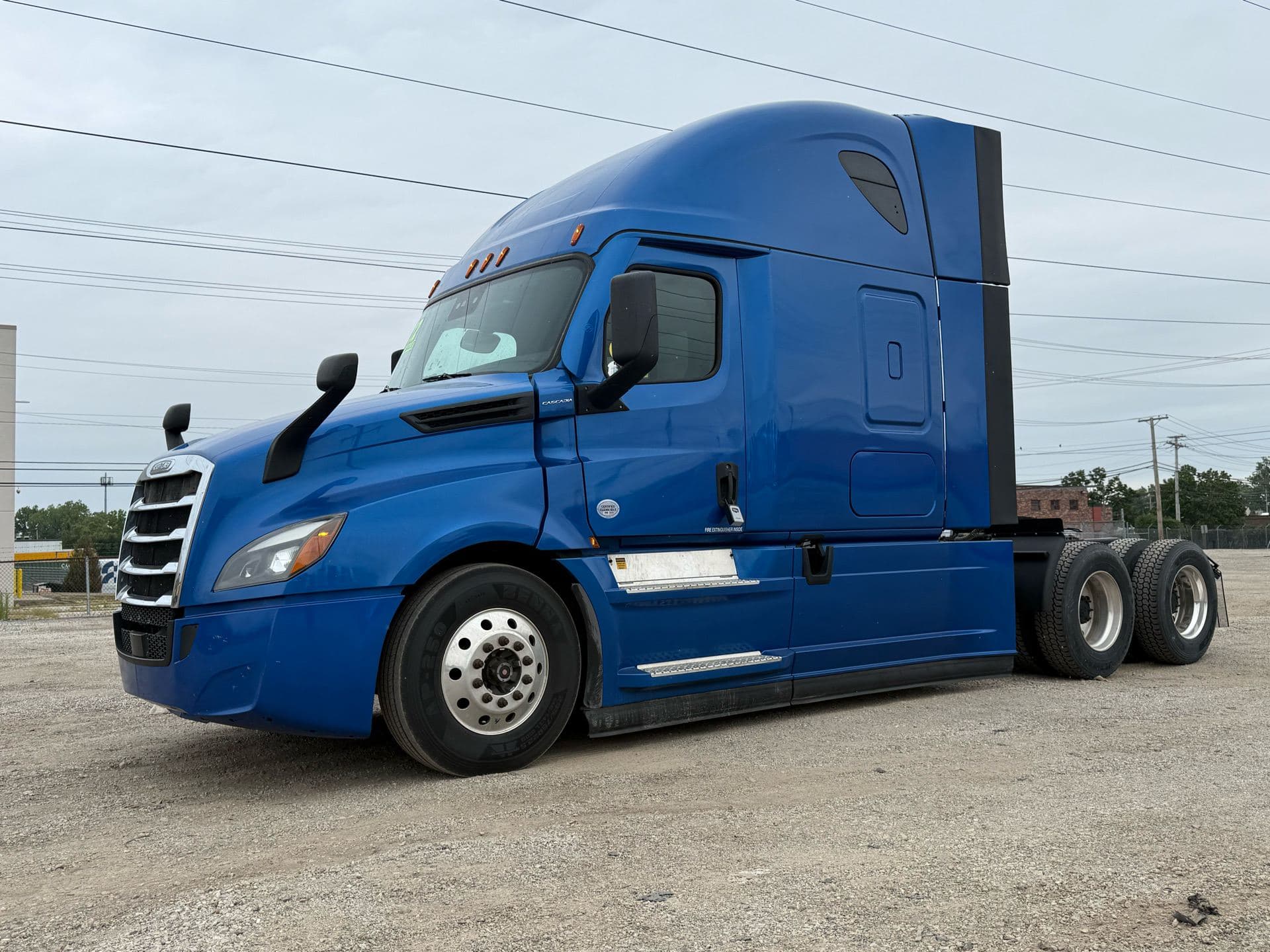 2022 Freightliner - 386k - 12,500 Hours - 455 HP image 2