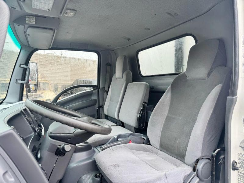 2018 Isuzu NQR image 17