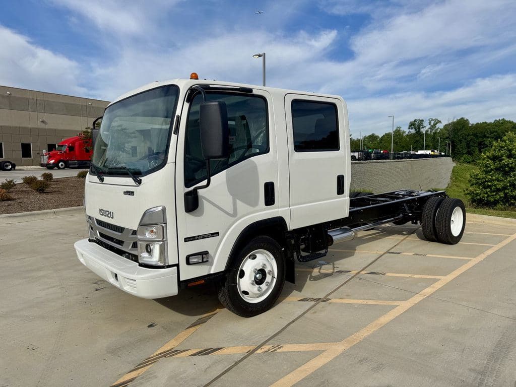 New 2027 ISUZU NPR-HD image 2