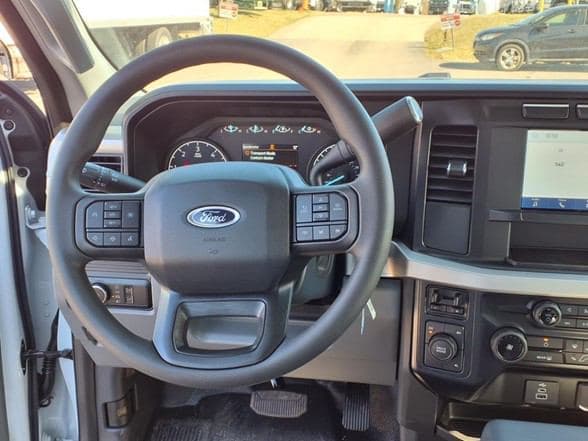 2024 Ford F550 image 14