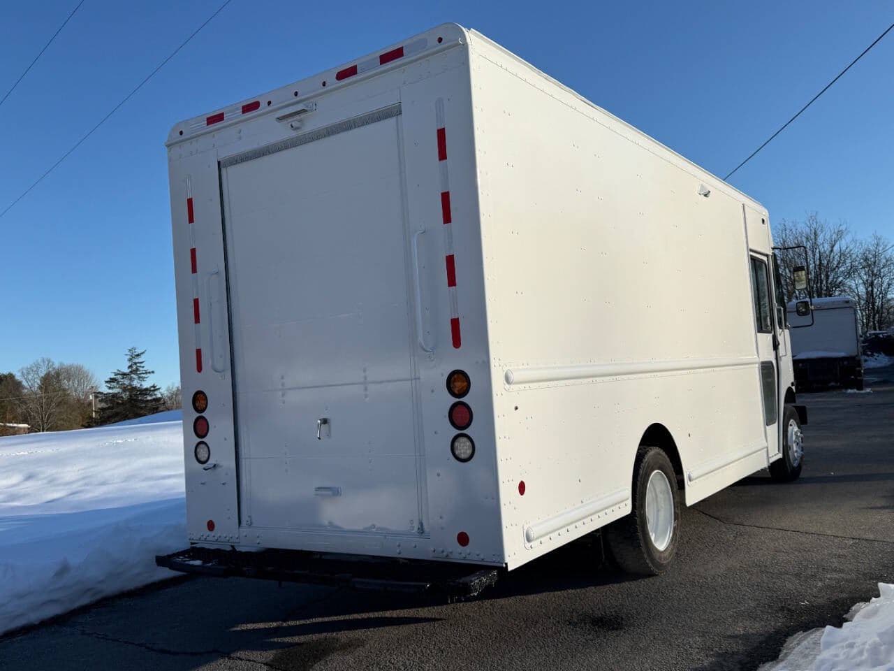 2021 Freightliner MT45 image 14