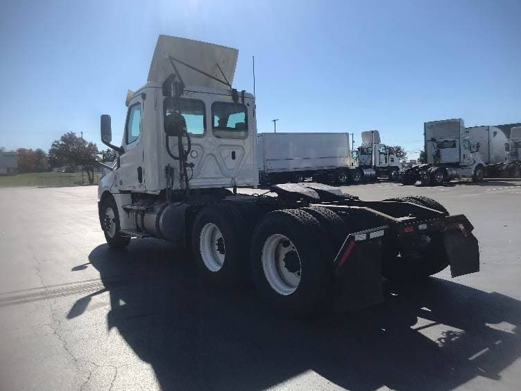2018 Freightliner Cascadia image 4