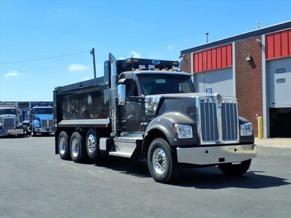 2026 Kenworth W990 image 2