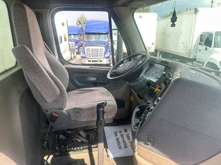 2018 Freightliner Cascadia image 5