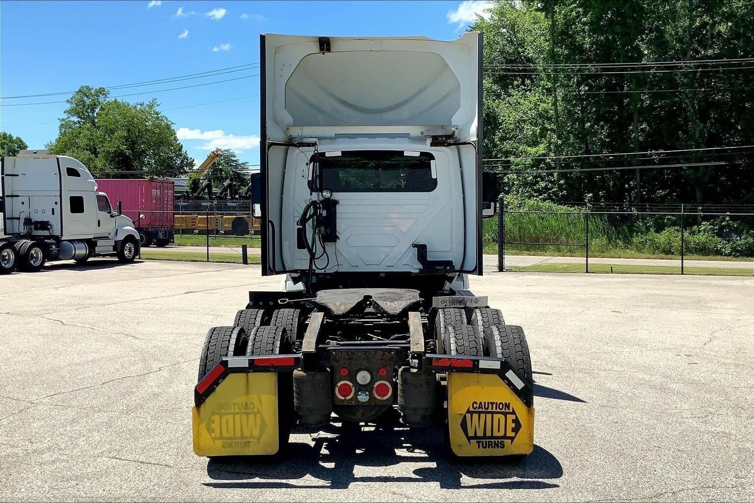 Used 2020 INTERNATIONAL Conventional - Day Cab - LT image 4