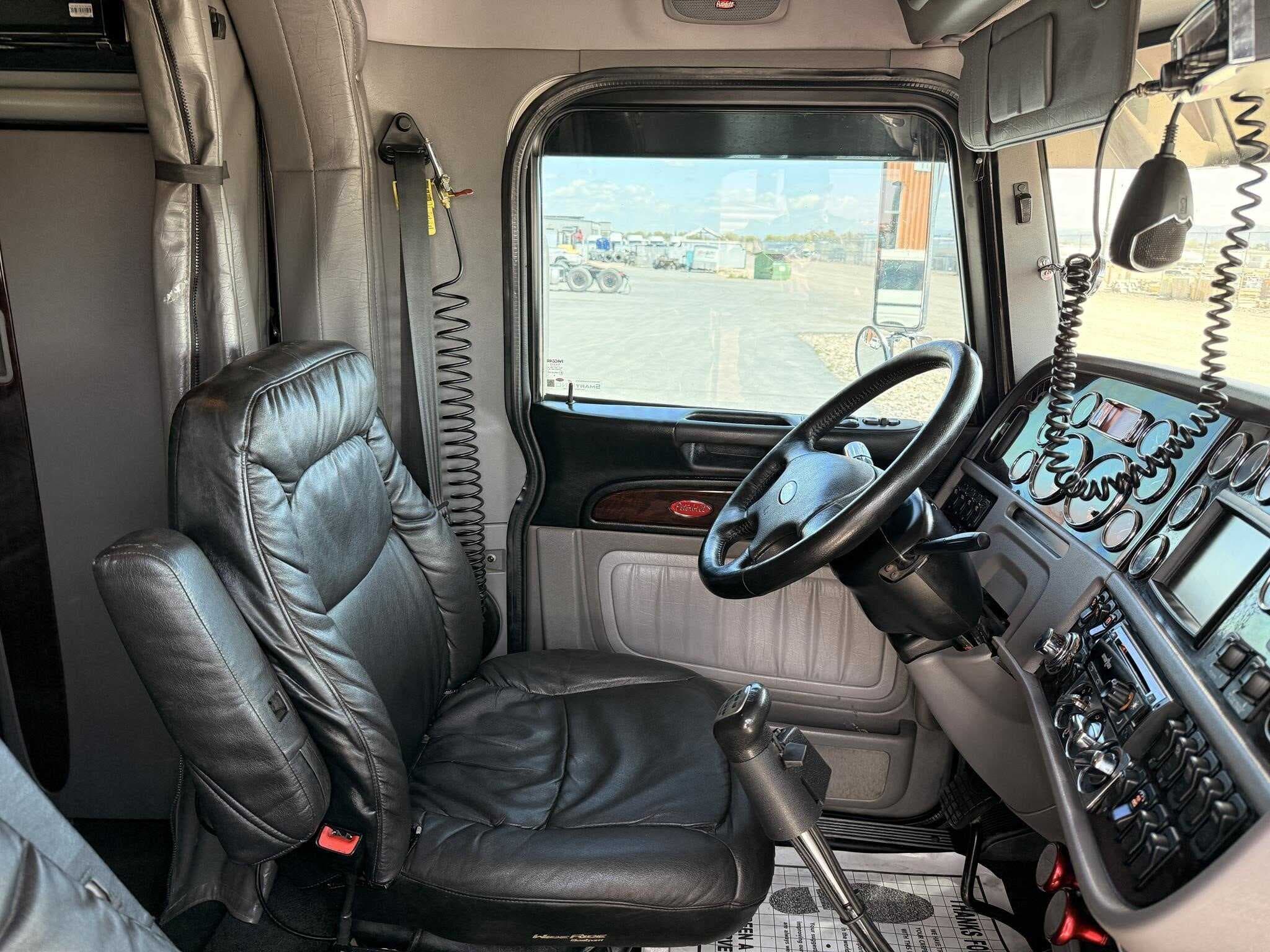Used 2020 PETERBILT 389 Conventional - Sleeper Truck in Heyburn, ID image 21